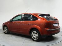 Usado Ford Focus Trend 116 CV (85 kW) 2006 Granate Berlina