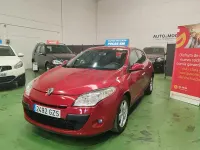 Usado Renault Mégane III Dynamique 105 CV (77 kW) 2010 Granate Berlina