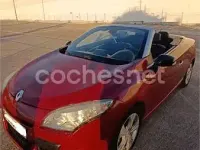 Usado Renault Mégane Cabriolet Dynamique 110 CV (80 kW) 2011 Granate Descapotable