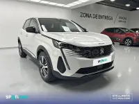 Usado Peugeot 3008 Allure 130 CV (95 kW) 2023 Blanco SUV