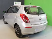 Usado Hyundai i20 85 HP (62 kW) 2013 Cinzento Citadino