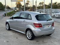 Usado Mercedes B180 109 CV (80 kW) 2007 Gris / plata Monovolumen