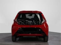 Usado Toyota Aygo X-play 72 CV (52 kW) 2021 Rojo Utilitario