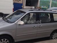 Usado Kia Carnival LX 144 CV (105 kW) 2004 Gris / plata Monovolumen