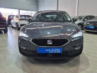 Usado Seat Leon Style 116 CV (85 kW) 2025 Gris / plata Berlina