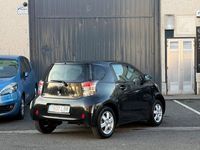 Usado Toyota iQ 68 CV (50 kW) 2009 Negro Utilitario