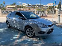 Usado Ford Focus Trend 109 CV (80 kW) 2008 Gris / plata Berlina