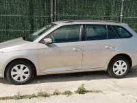 Usado Skoda Fabia Active 95 CV (69 kW) 2018 Beige Familiar
