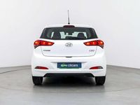 Usado Hyundai i20 84 CV (61 kW) 2016 Blanco Utilitario