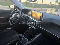 Usado Peugeot 2008 Active 100 CV (73 kW) 2021 Granate SUV