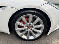 Usado Jaguar F-Type 380 CV (279 kW) 2016 Blanco Coupe