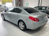 Usado Peugeot 508 Active 112 CV (82 kW) 2011 Gris / plata Berlina