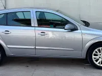 Usado Opel Astra Energy 120 CV (88 kW) 2009 Gris / plata Berlina