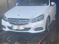Usado Mercedes E220 Avantgarde 170 CV (125 kW) 2015 Blanco Berlina