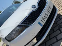 Usado Skoda Rapid Elegance 105 CV (77 kW) 2013 Blanco Utilitario