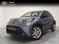 Usado Toyota Aygo X Play 72 CV (52 kW) 2025 Gris / plata SUV