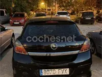 Usado Opel Astra GTC Sport 120 CV (88 kW) 2007 Negro Berlina