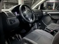 Usado VW Touran Advance 105 CV (77 kW) 2014 Gris Monovolumen