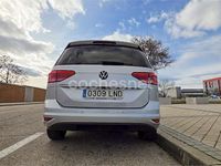 Usado VW Touran Advance 150 CV (110 kW) 2021 Gris / plata Monovolumen