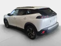 Usado Peugeot e-2008 Allure 100 kW (136 CV) 2023 Plateado SUV