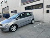 Usado Renault Scénic Dynamique 130 CV (95 kW) 2006 Gris / plata Monovolumen