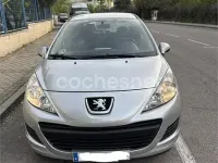 Usado Peugeot 207 70 CV (51 kW) 2011 Gris / plata Berlina