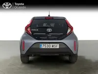 Usado Toyota Aygo X Play 72 CV (52 kW) 2024 Gris / plata SUV