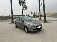 Usado Renault Scénic Dynamique 110 CV (80 kW) 2011 Beige Monovolumen