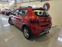 Usado Dacia Sandero Stepway 90 CV (66 kW) 2019 Burdeos Utilitario