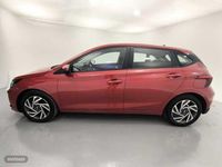 Usado Hyundai i20 99 CV (72 kW) 2024 Dragon red Berlina