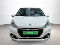 Usado Peugeot 208 Signature Sky 83 CV (61 kW) 2019 Blanco Utilitario