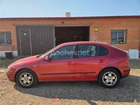 Usado Seat Leon Sport 105 CV (77 kW) 2002 Granate Utilitario