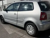 Usado VW Polo Highline 100 CV (73 kW) 2004 Gris / plata Utilitario