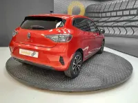 Usado Renault Clio Techno 90 CV (66 kW) 2025 Rojo Utilitario
