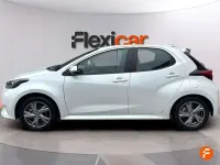 Usado Toyota Yaris Active 116 CV (85 kW) 2025 Blanco Utilitario
