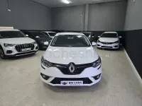Usado Renault Mégane IV Business 115 CV (84 kW) 2020 Blanco Berlina