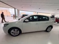Usado Peugeot 308 Active 125 CV (91 kW) 2015 Blanco Utilitario