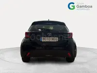 Usado Toyota Yaris Hybrid Active 116 CV (85 kW) 2025 Negro Berlina