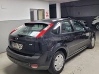 Usado Ford Focus Trend 109 CV (80 kW) 2007 Negro Berlina