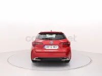 Usado Toyota Corolla Sport 140 CV (102 kW) 2025 Rojo Familiar