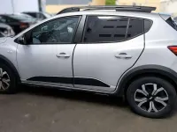 Usado Dacia Sandero Expression 101 CV (74 kW) 2023 Gris Utilitario
