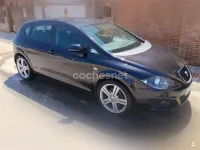 Usado Seat Leon Reference 125 CV (91 kW) 2010 Negro Utilitario