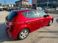 Usado Hyundai i30 Classic 90 CV (66 kW) 2012 Granate Berlina