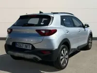 Usado Kia Stonic 101 CV (74 kW) 2025 Plateado SUV