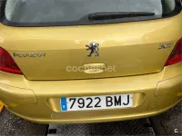 Usado Peugeot 307 90 CV (66 kW) 2001 Amarillo Utilitario