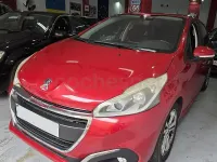 Begagnad Peugeot 208 GT-line 110 HK (80 kW) 2016 Röd Halvkombi