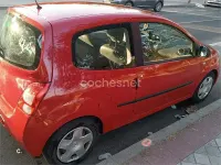Usado Renault Twingo Authentique 65 CV (47 kW) 2008 Rojo Utilitario