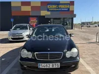 Usado Mercedes C200 Avantgarde 163 CV (119 kW) 2002 Negro Berlina