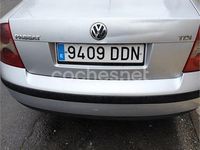 Usado VW Passat Advance 130 CV (95 kW) 2004 Gris / plata Berlina