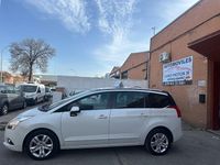 Usado Peugeot 5008 Allure 115 CV (84 kW) 2013 Blanco Monovolumen